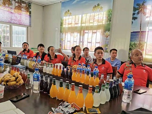 云南牛商争霸赛参赛企业学员到金狮贵宾会_尊贵显赫走访交流