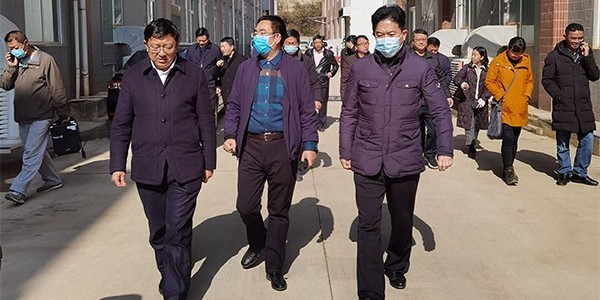昆明市领导莅临金狮贵宾会_尊贵显赫调研指导工作